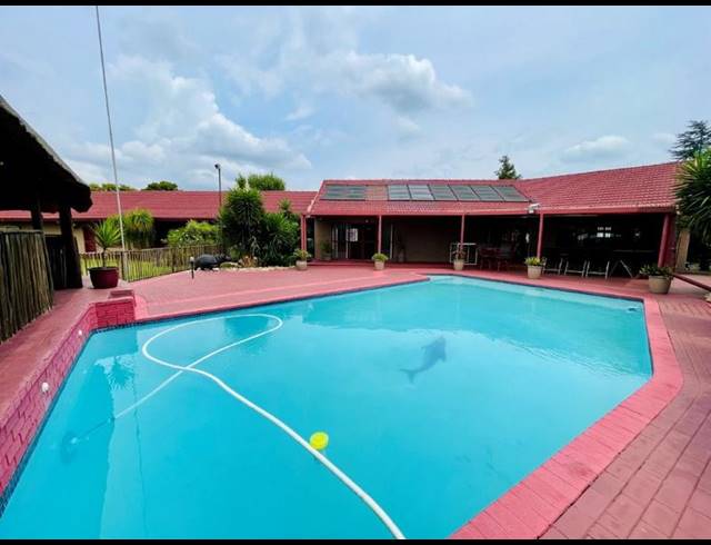 3 BEDROOM HOUSE FOR SALE IN BRACKENHURST